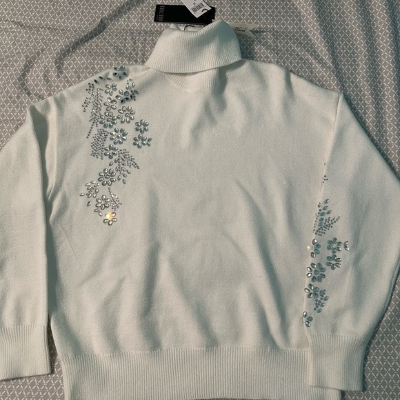 TRUTH BY REPUBLIC Embellished White Turtleneck Sweater NWT women’s Large - Picture 1 of 8
